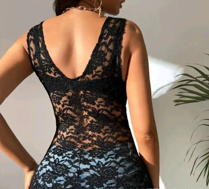 Lace body with a great neckline