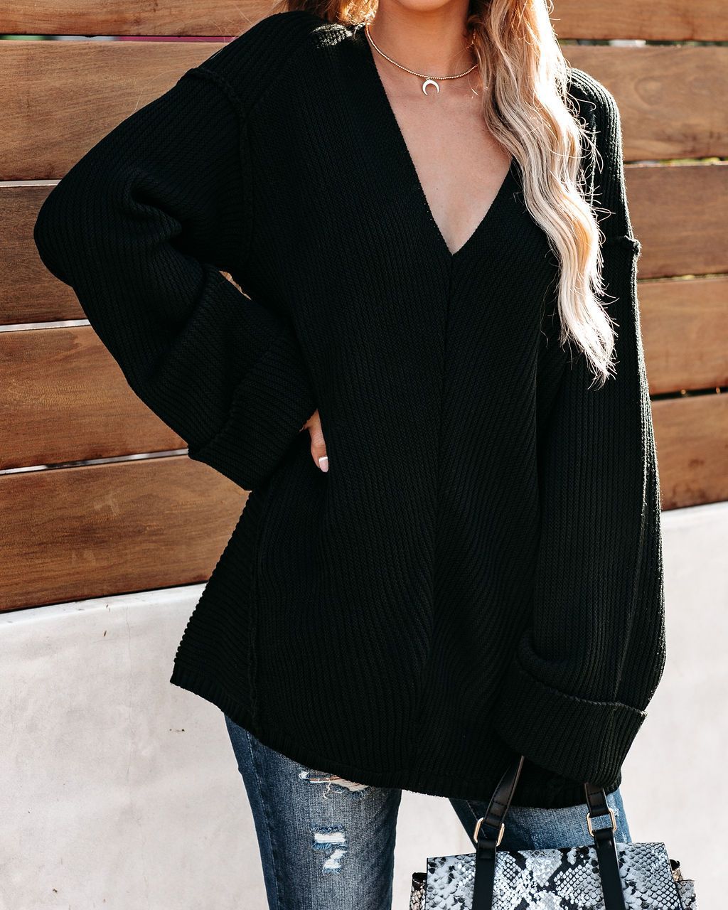 Trendy V-neck sweater 