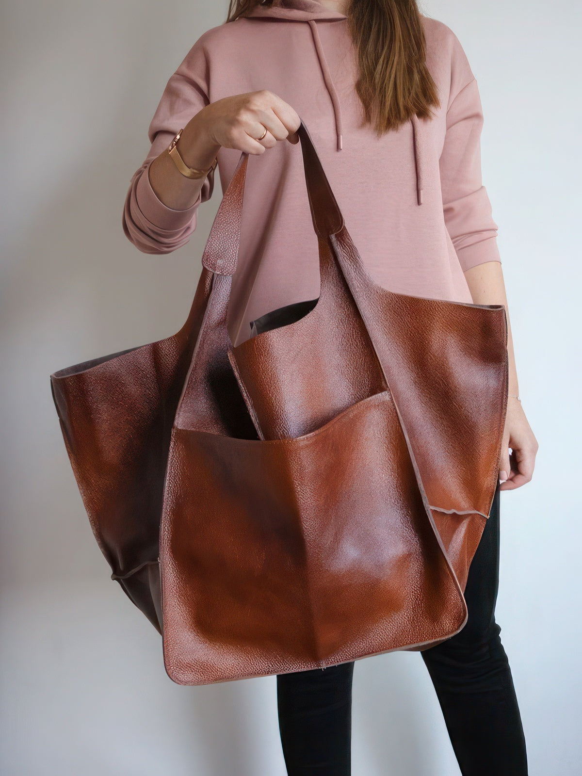 Practical, large and trendy handbag