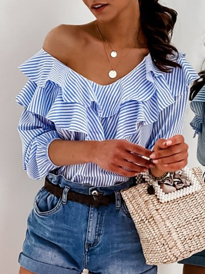 Playful blouse with ruffles