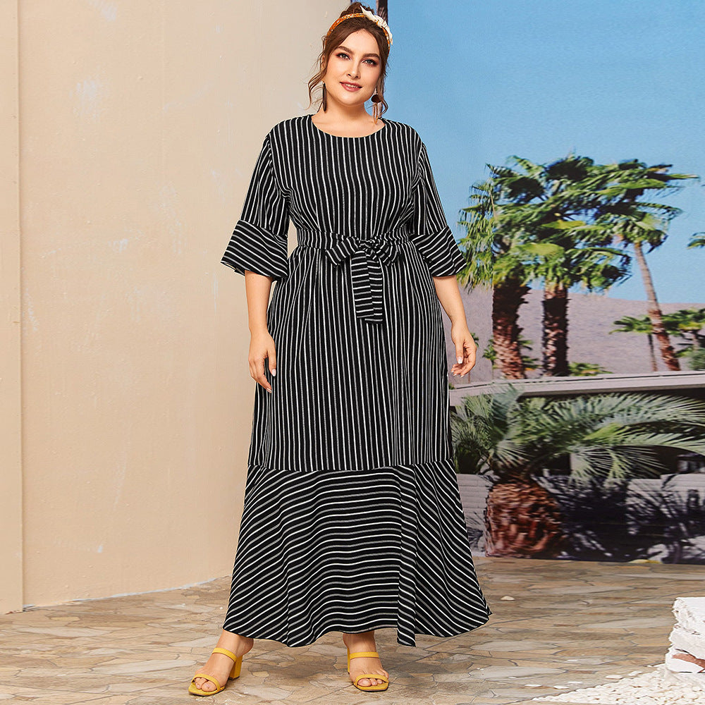 HANNAH-modernes Kleid mit Streifenmuster