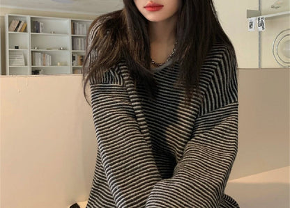 Hooded sweater in a striped look