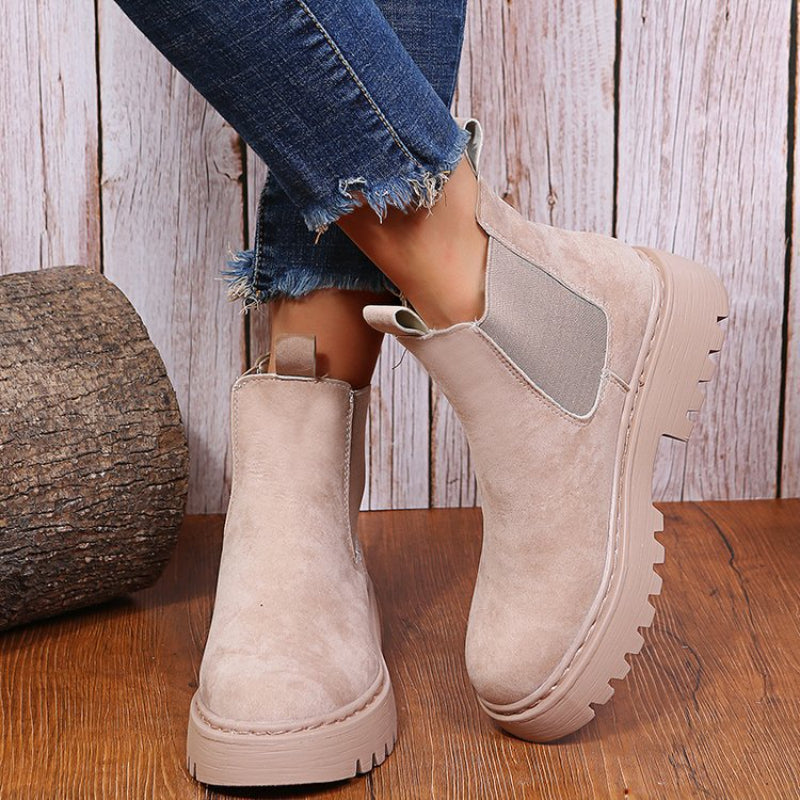 Tempting ankle boots