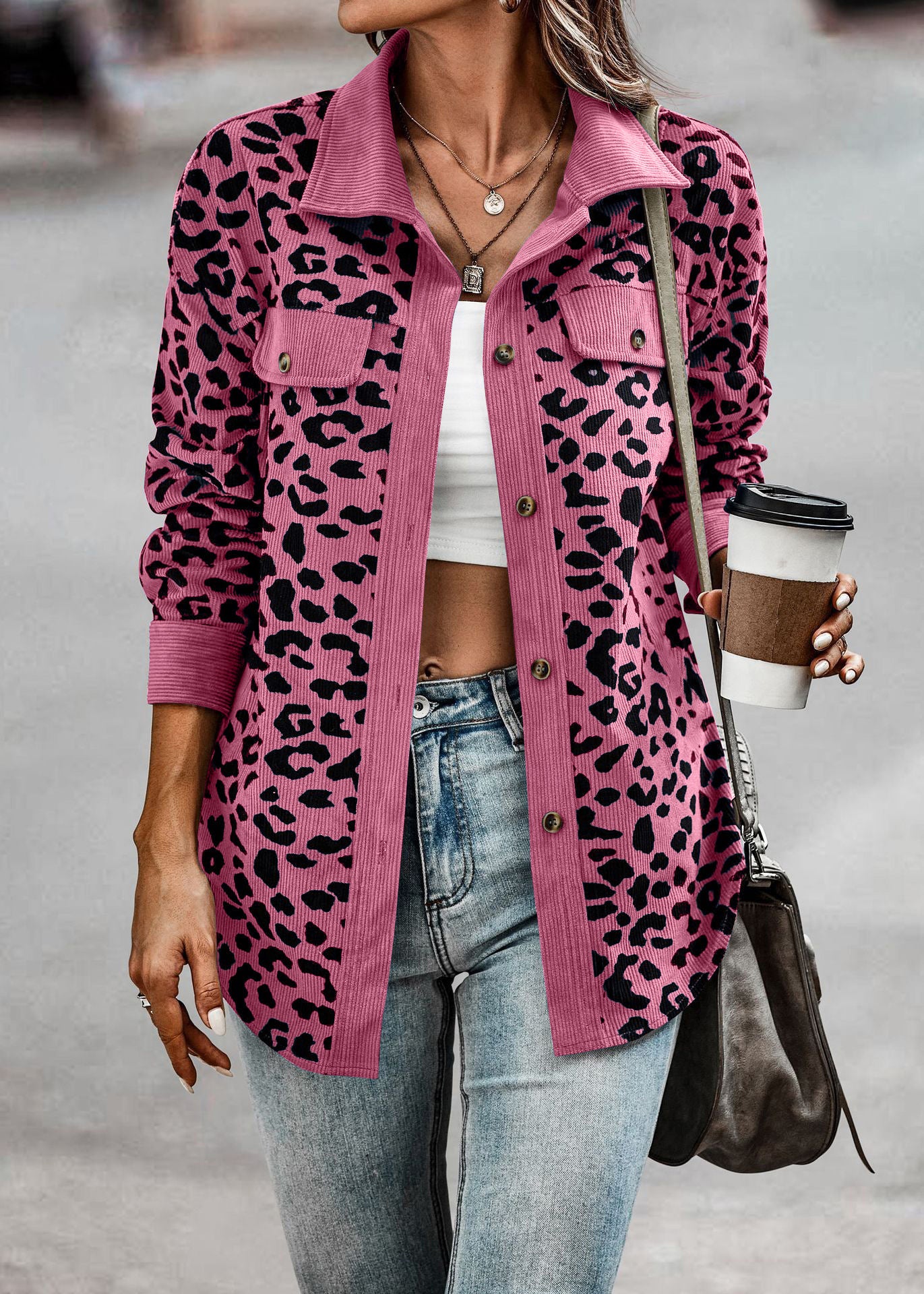 Tolle Jacke im Leoparden-Stil