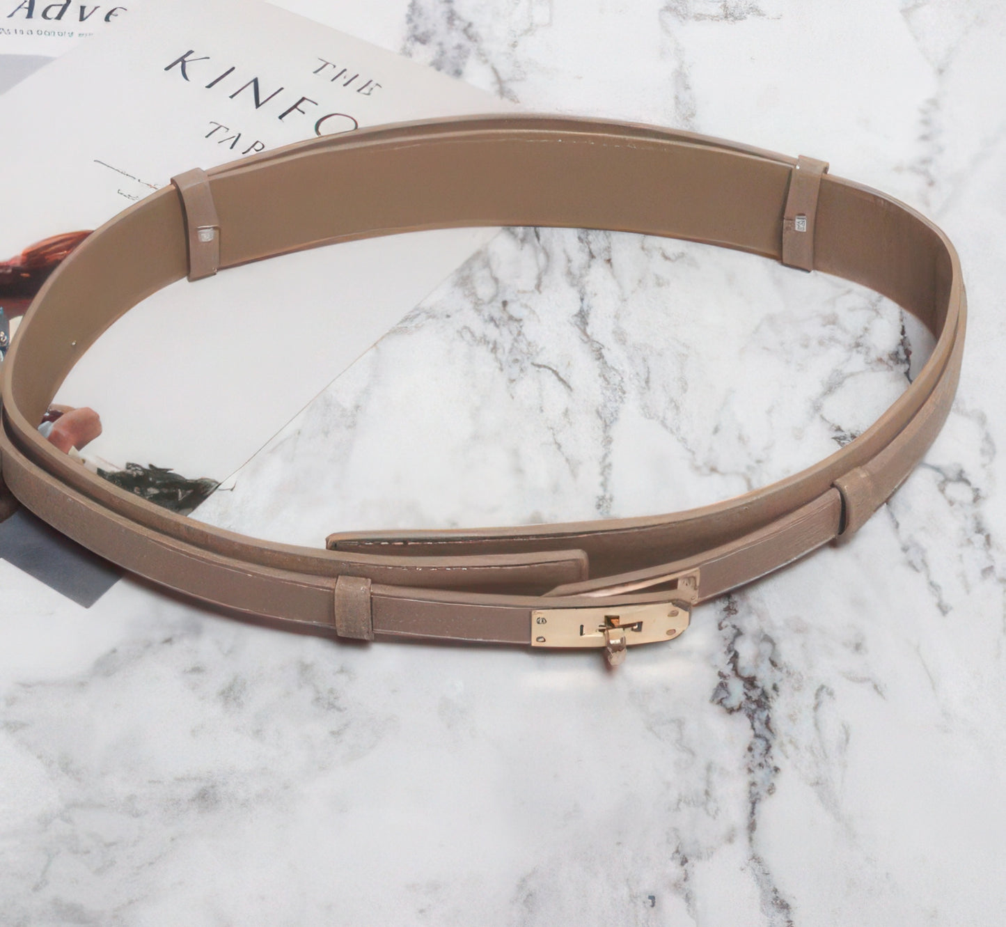 Modern women's belt