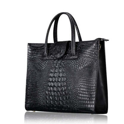 Handbag in crocodile style for a fashion-conscious appearance