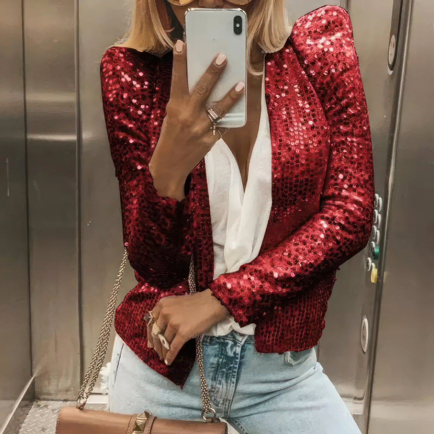 Glitter jacket that attracts everyone's attention