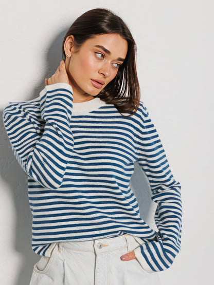 Elegant sweater in a striped look