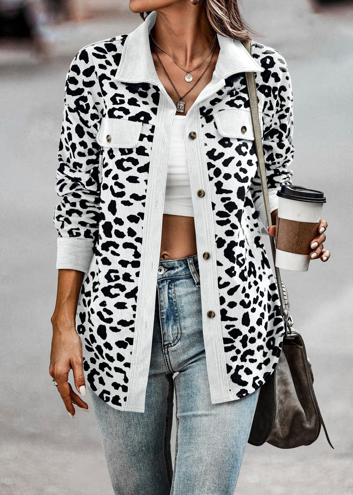 Tolle Jacke im Leoparden-Stil