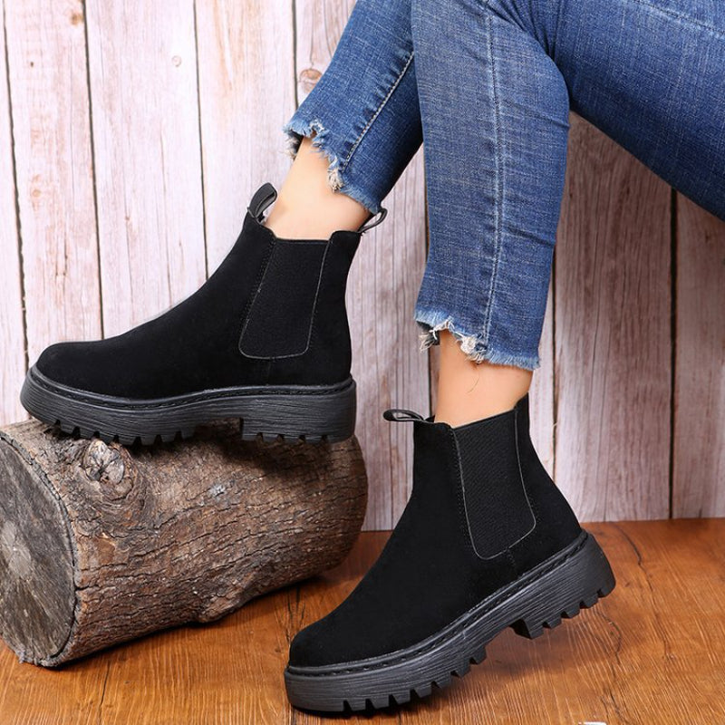 Tempting ankle boots