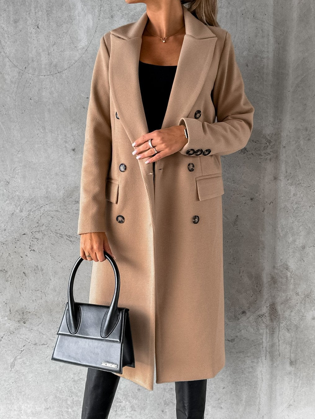 Elegant coat for a stylish appearance