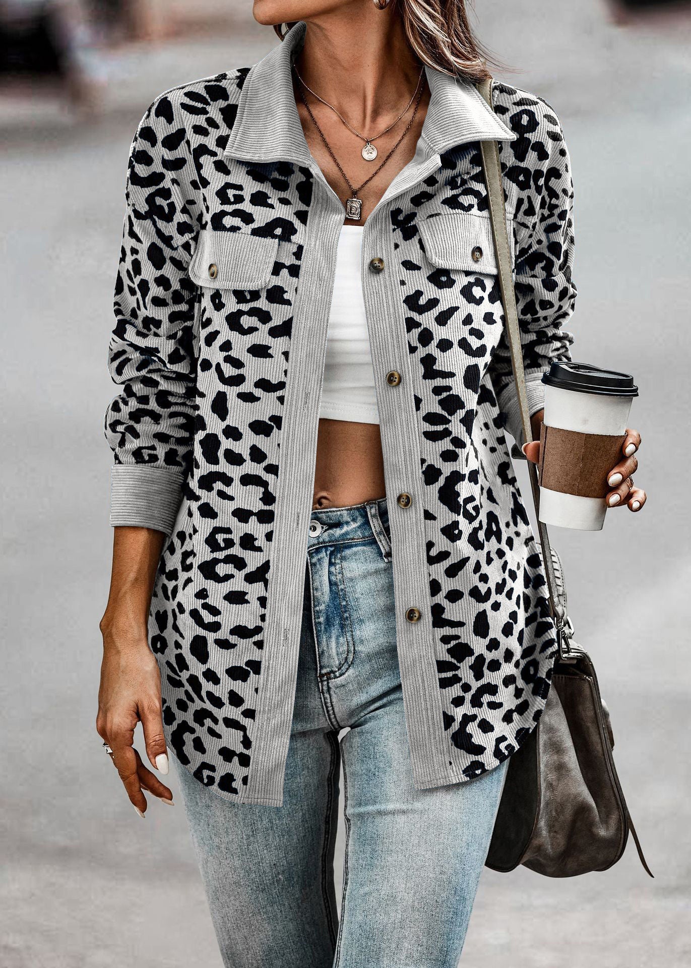 Tolle Jacke im Leoparden-Stil